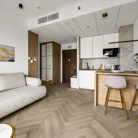 Wola - Air Con, Parking & Balcony - By Rentujemy