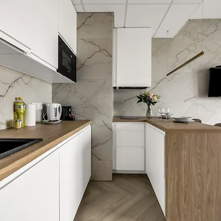 Wola - Air Con, Parking & Balcony - By Rentujemy Apartment Warsaw