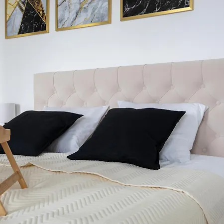 Wola - Air Con, Parking & Balcony - By Rentujemy Apartamento Varsovia