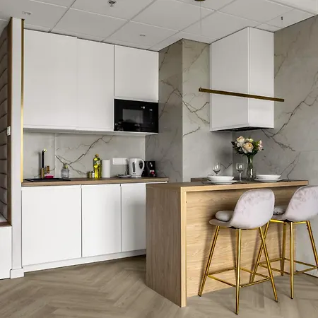 Apartment Wola - Air Con, Parking & Balcony - By Rentujemy Warsaw