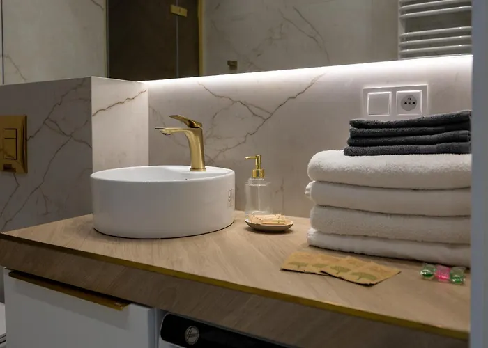 Wola - Air Con, Parking & Balcony - By Rentujemy