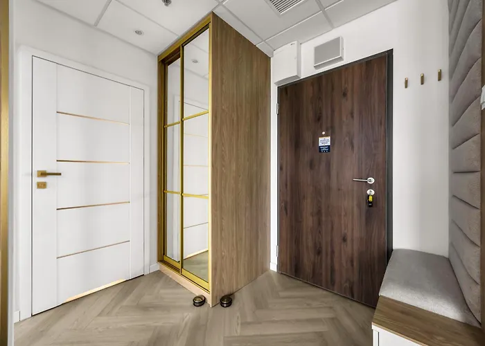 Lejlighed Wola - Air Con, Parking & Balcony - By Rentujemy *