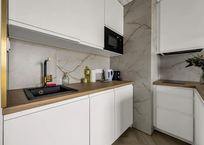 Wola - Air Con, Parking & Balcony - By Rentujemy *