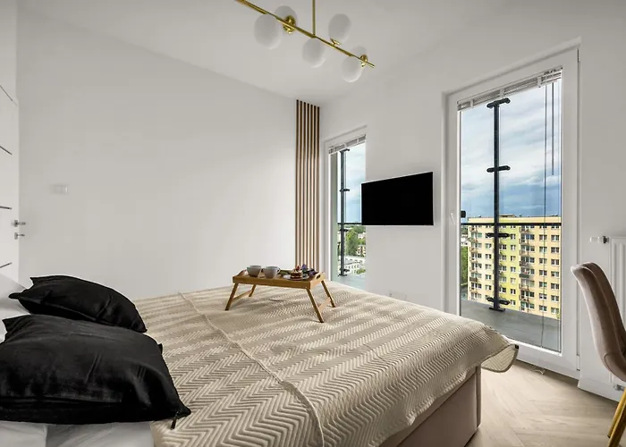 Wola - Air Con, Parking & Balcony - By Rentujemy