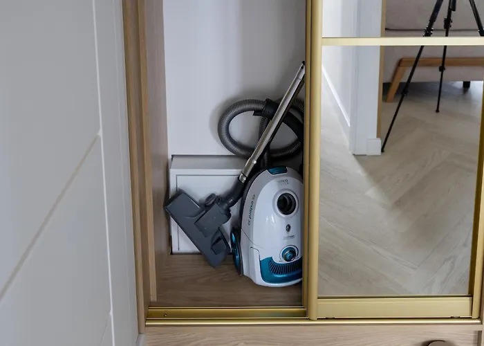 Wola - Air Con, Parking & Balcony - By Rentujemy شقة وارسو