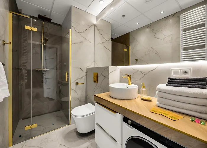 Wola - Air Con, Parking & Balcony - By Rentujemy